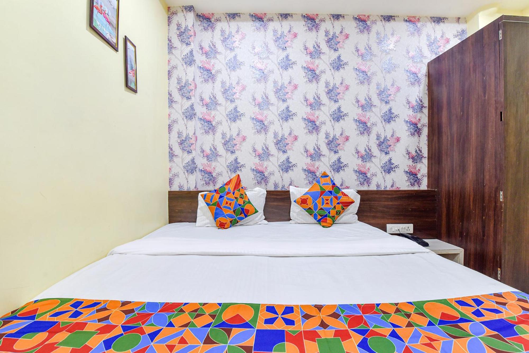 Fabexpress A2 And Restro Hotel Indore Luaran gambar