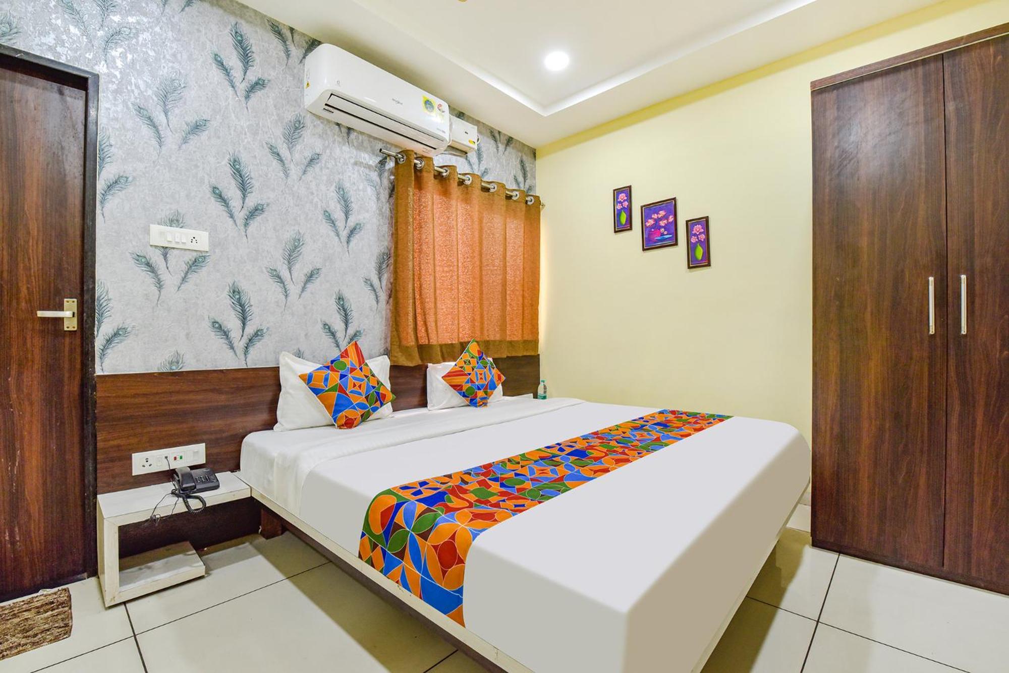 Fabexpress A2 And Restro Hotel Indore Luaran gambar