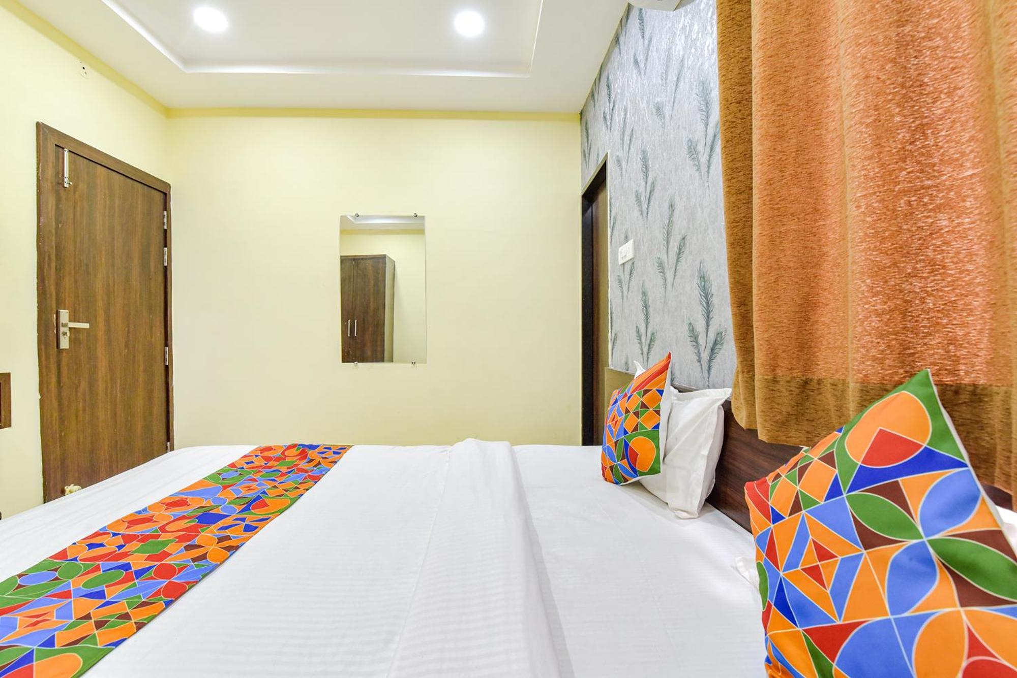 Fabexpress A2 And Restro Hotel Indore Luaran gambar