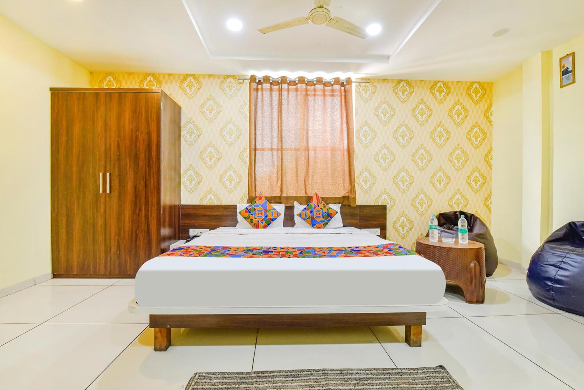 Fabexpress A2 And Restro Hotel Indore Luaran gambar